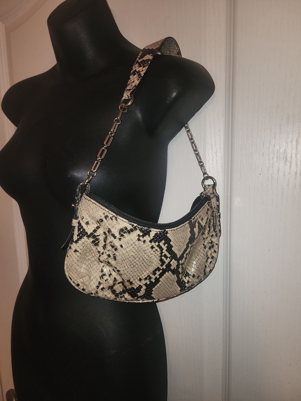 Chic Snake-Print Shoulder Bag in Beige and Black
